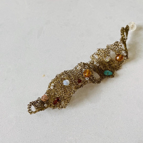 Mesh metal bracelet with beads on top - Picture 5 of 6